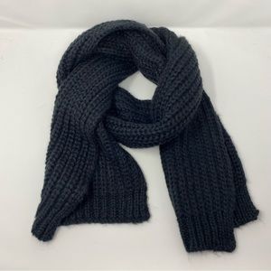 Gap Blk Knit Cozy Scarf